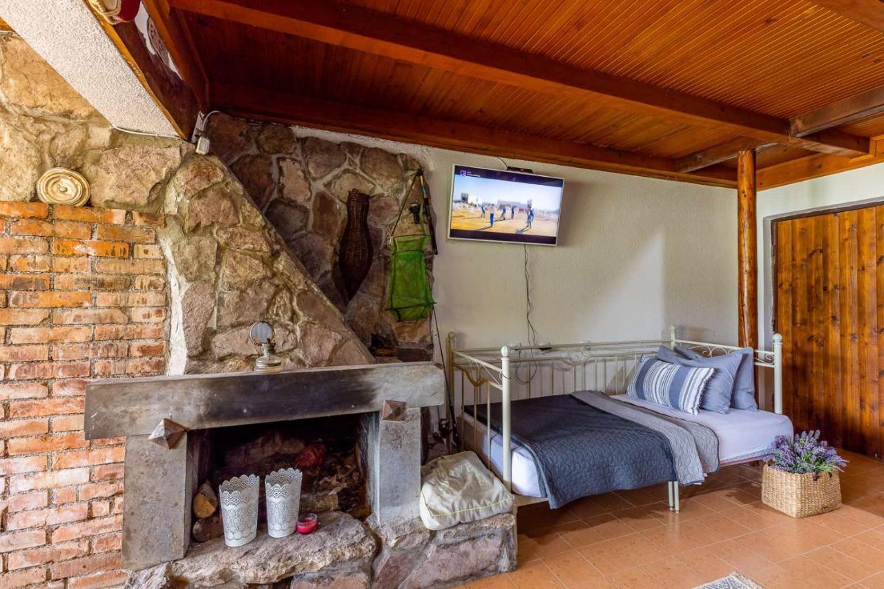 Lake House Buric Vranjina Kültér fotó