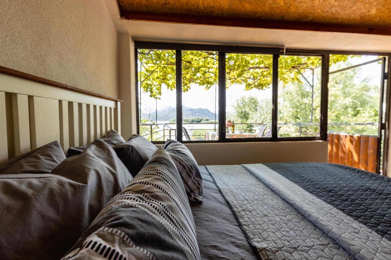 Lake House Buric Vranjina Kültér fotó